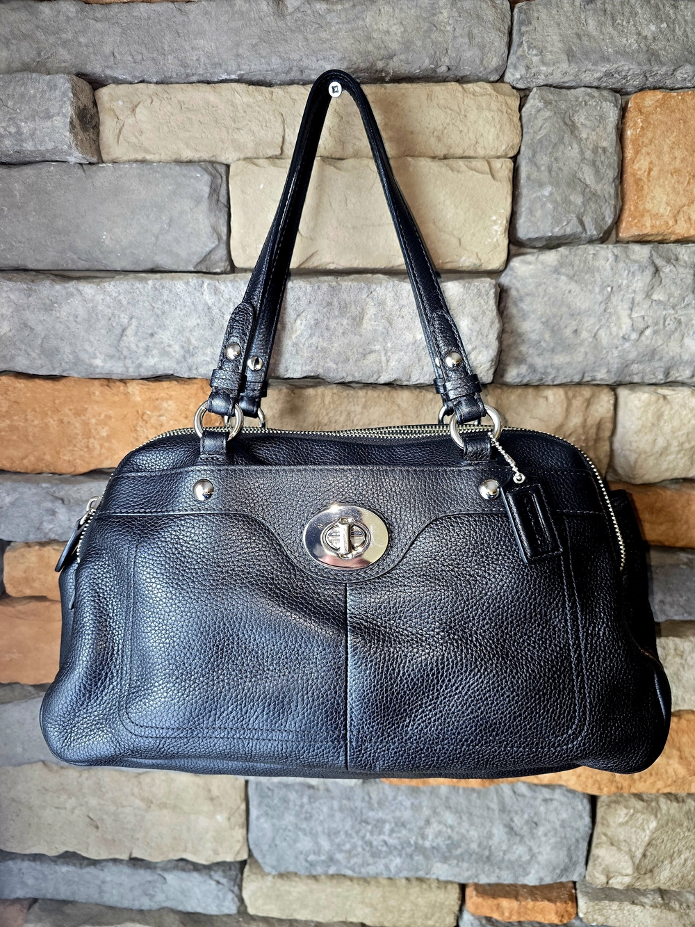 COACH F16529 Penelope Triple Compartment Black Pebbled Leather Shoulder Bag EUC